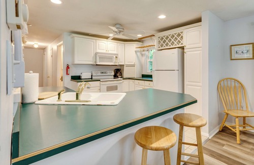 North Conway Cottage | Outdoor Exploration: Quaint North Conway Cottage!