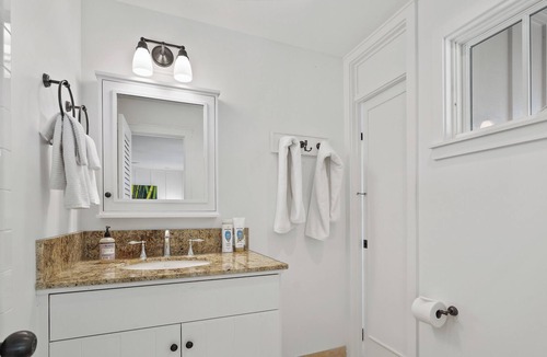 Eastern Honolulu House | Paiko Villa - Directly on Gorgeous Beach! Contact me directly for PROMOS!