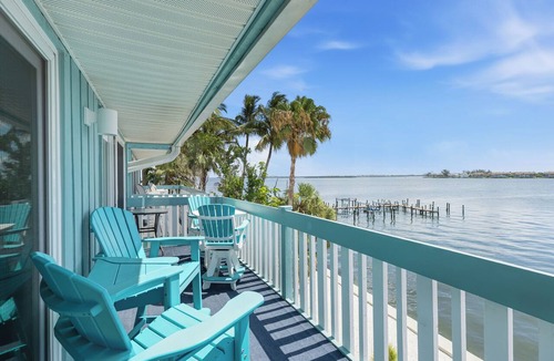 Bradenton Beach Condo | Panoramic bay views! 3-minute walk to beach!