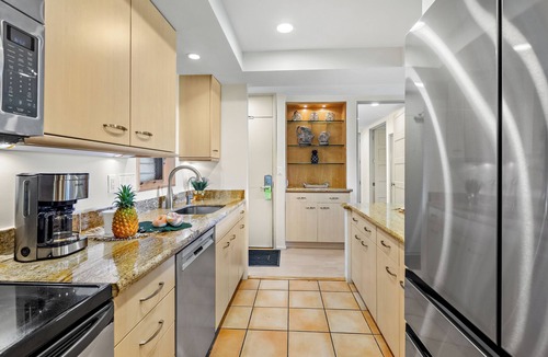 Kaanapali Condo | PANORAMIC CORNER OCEAN & GOLF VIEWS in Kaanapali, 1200 sq ft 1BR