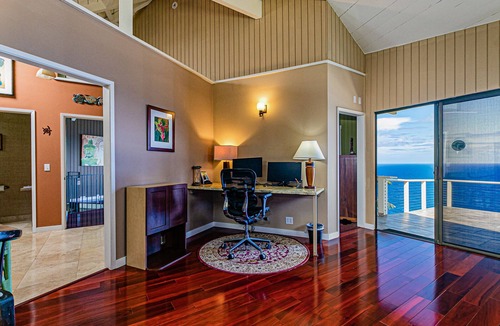 Laupahoehoe House | Paradise Bluff: Cliffside Home w/Gorgeous Ocean Views and Tropical Garden