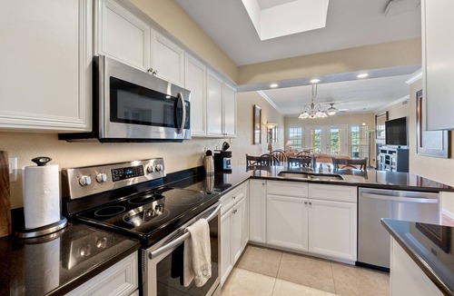 Highland Lake Estates Condo | Paradise Island - 2br/2ba Condo With Epic Views of Lake and Pool