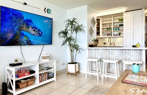 Maalaea Apartment | Perch - Maalaea Banyan: Oceanfront 1BR | 20 Steps To Beach