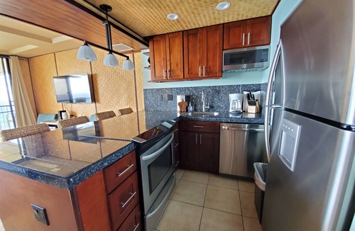Makaha Condo | Permitted Hawaiian Princess condo on beach with sea turtles and amazing sunsets