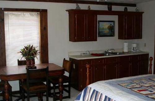 Paige House | Pet-Friendly Accommodation on a Ranch in McDade, Texas