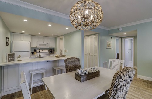 Harbour Town Villa | Pet friendly centrally located villa in Sea Pines!