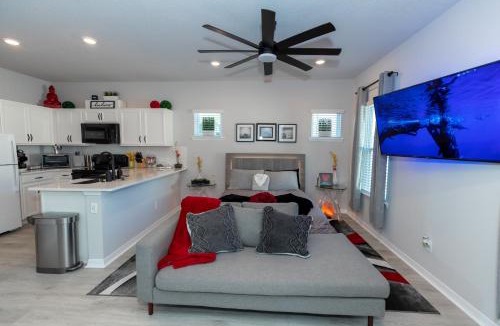 Colonialtown South House | Pet Friendly Modern Zen Studio Retreat with Hot Tub