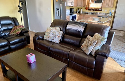 Colington House | Pet friendly sound side 3 Bdrm/2Bth Non Smoking Beach Box Private Home