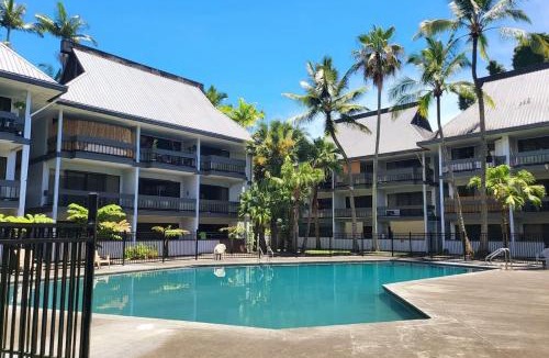 Hilo House | Polynesian Koi Pond Gardens Condo in Hilo w pool