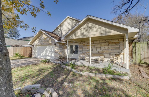 FM 1960 House | Pool Table & Patio w/Bar: Spacious Houston Gem!