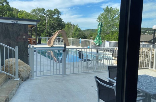 Indian Point Villa | Poolside King Villa | 2-Min to SDC | Free Kayaks
