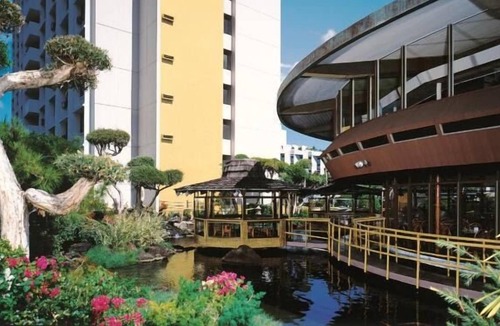 Ala Moana House | Prime Location! 2 Sleek Units, Onsite Pool, Pet-Friendly Property