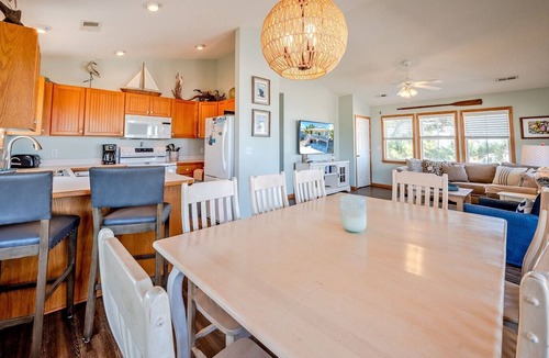 Kill Devil Hills House | Private pool, hot tub, quick walk to beach, great location in KDH 10% discount off 8/22 and 8/29