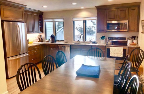 Bretton Woods Villa | R21 Completely Renovated Bretton Woods Condo, AC, Unbeatable Ski-in Ski-out Location! Fast Wifi