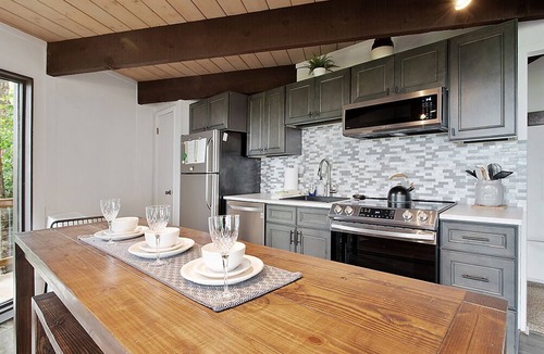 Beech Mountain House | Relaxation with panoramic views everywhere you look! 1 minute drive to Resort.