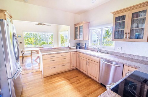 Laupahoehoe House | Relaxing Gardens - Peaceful Retreat w/Panoramic Ocean Views