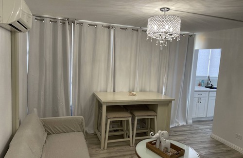 Diamond Head - Kapahulu - St. Louis Condo | Remodeled oasis in the heart of Waikiki! Min. from beach, shops, & restaurants!