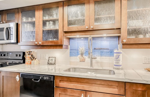 Kahana Condo | Remodeled Ocean View Condo with Beach Access, Resort Pool & Hot Tub