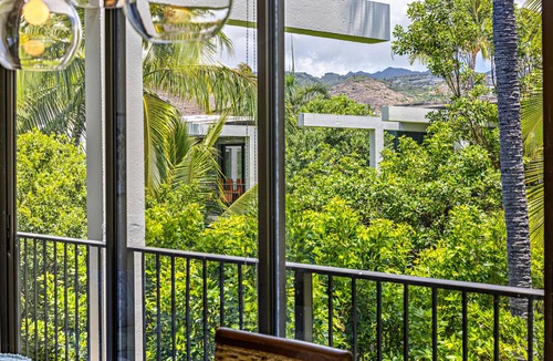 Waialae Iki Condo | Right on the beach near Diamond Head and 4 miles from Waikiki!