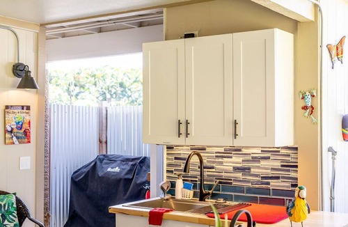 Hilo Apartment | Rivendell Oasis-Peaceful garden setting with private hot tub close to waterfalls