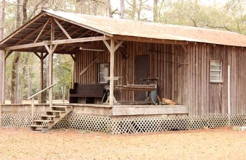 Waynesville Cabin | Riverfront Getaway Cabin with a Boat Ramp Access near Brunswick in Southeast Georgia