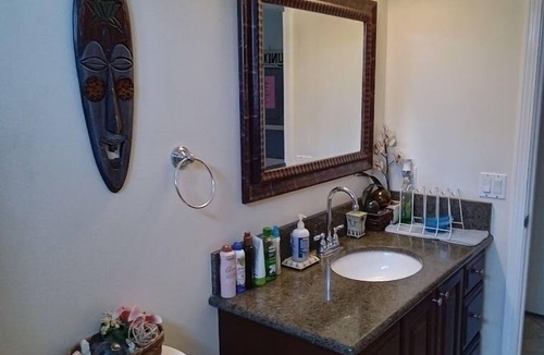 Wailuku Hostel | Robbins Estate