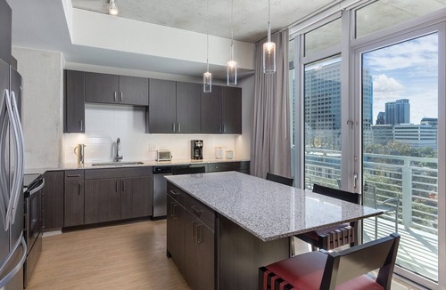 West End Resort | Roomy Studio at Austin Resort! Complete with Rooftop Pool, Fire Pit, and More!