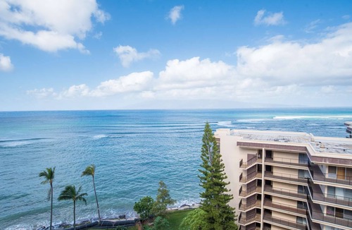 Kahana Condo | Royal Kahana 1104 - Oceanview Studio - Free Activities - Oceanfront Complex!