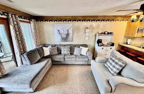 Notch Estates Condo | Rustic Ozark Retreat (First Responder Owner)