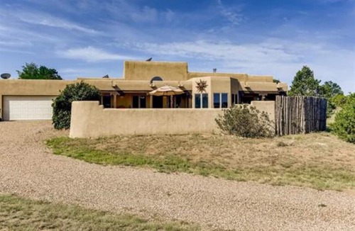 Eldorado at Santa Fe House | Santa Fe’s top rated Casa de Ochoa is booking for Spring and Summer adventures.
