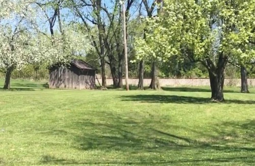 High Hill House | Scenic Nature-Side Stay Near I-70 With Fruit Trees