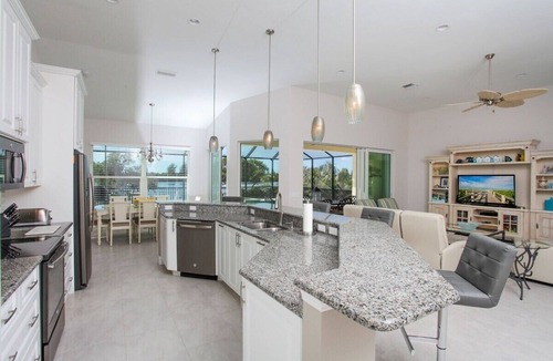 South Venice House | Seaclusion - stunning bayfront home with pool