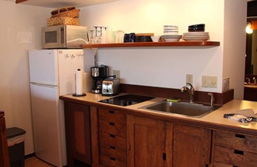 Maunaloa Apartment | Second-Floor Condo w/ Ocean View, Lanai, WiFi, Shared Pool/Grills/Beach Access!