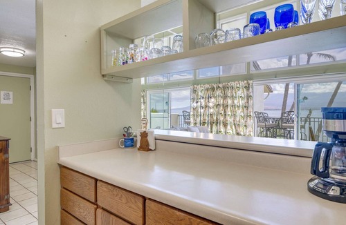 Maalaea Apartment | ShangriLa: Sugar Beach Oceanfront at Makani A Kai
