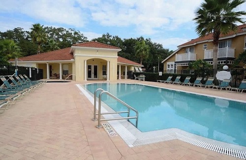 Historic Downtown Kissimmee Villa | Single Storey 5 Bed 3 Bath Villa with Pool, HD-TV , private beach + WiFi