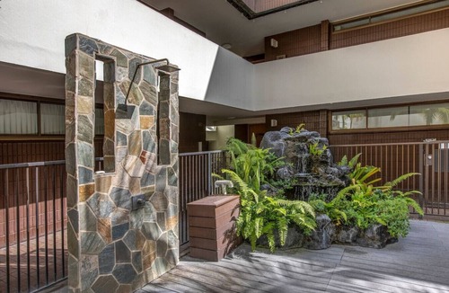 Downtown Honolulu Apartment | Sky-High 32F Suite in Honolulu – Free Parking