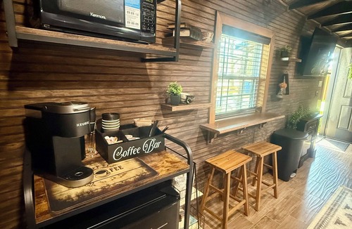 Nahunta Cabin | Small private cabin sleeps 5 perfect for families and solo travelers.