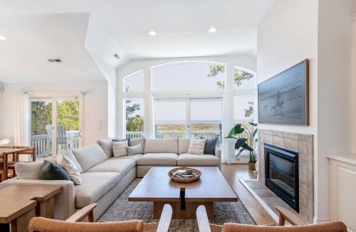 Corolla Light House | Soundfront Beach Trolly Pool Spa Resort Access