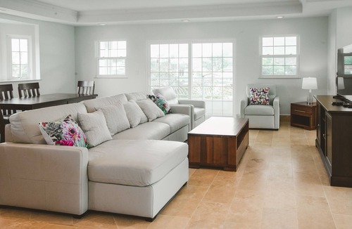 Portlock House | Spacious 3 Bedroom/2 Bath/Sleeps 8