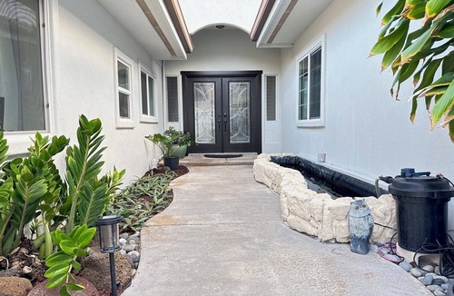 Eastern Honolulu House | Spacious 6-bedroom house with AC and WiFi in charming Honolulu