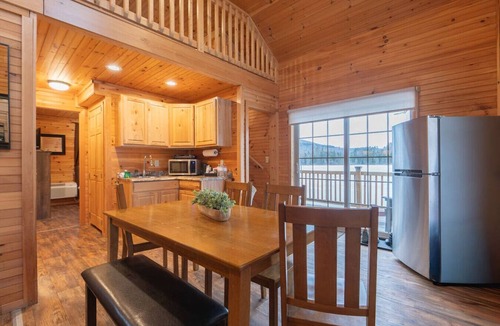 Bethlehem Cabin | Spacious Couples Log Cabin White Mountains