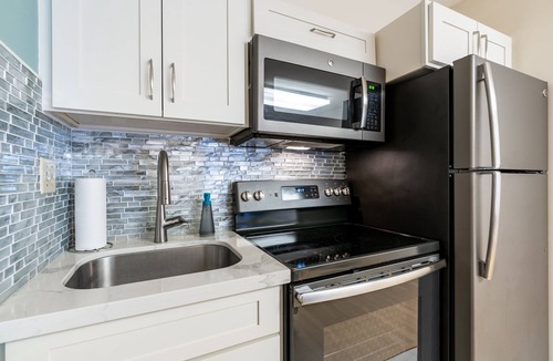 Downtown Honolulu Condo | Spacious Downtown Executive Retreat | Free Parking