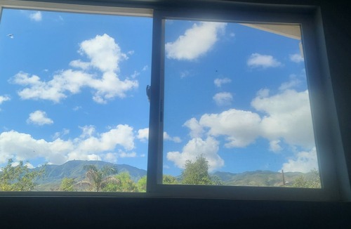 Mokuleia House | Spacious North Shore cottage with lush mountain scenery in the country!