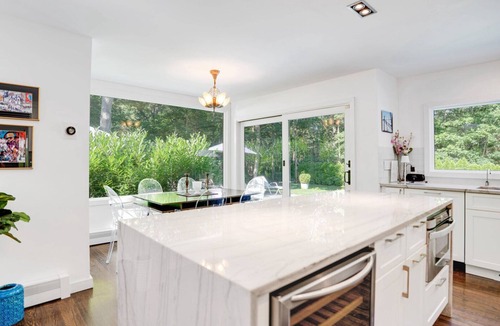 Springs House | Spacious Open Floor Plan, Close to Three Mile Harbor, Minutes from Ocean,.