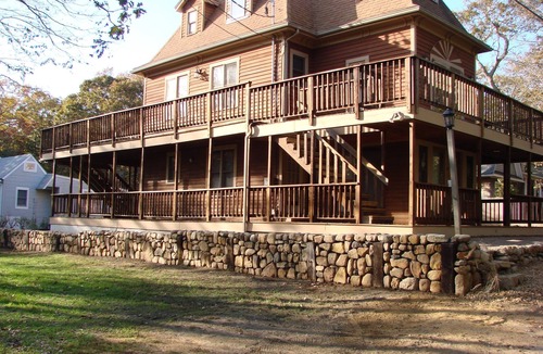 East Chop Apartment | Spacious Second FL 4-Bedroom Rental – Private Entrance & Newly Renovated Deck!
