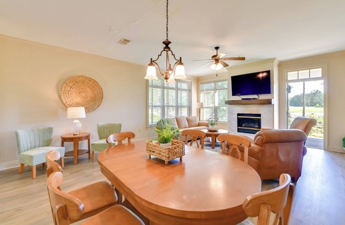 Springfield Villa | Spacious Springfield Home w/Golf Course View!