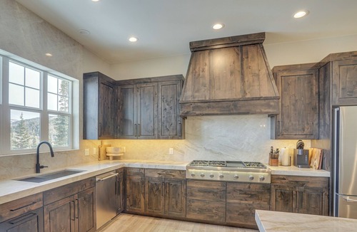 Brian Head Cottage | Spacious Utah Escape w/Balcony & Mountain Views!