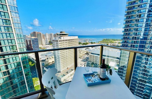 Ala Moana Condo | "SPECIAL DISCOUNT $150/NIGHT VALID NOW THROUGH 11/12"