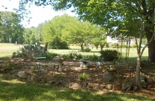 Hutchinson Acres Apartment | Studio 2271-only minutes to 77