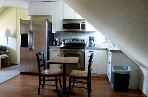 Homer House | Stunning Beachside Vacation Rental for Family or Group Glamping Escapes to Alaska